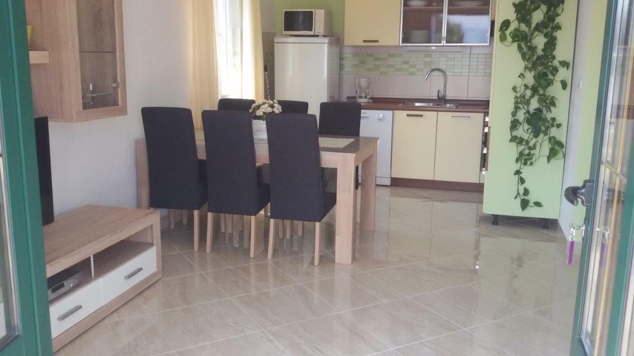 Apartments Marcic Bol Exterior foto